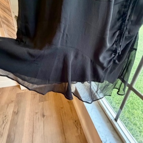 Black Ann Taylor Dress…Flattering and Versatile Dress Worn Once - Picture 4 of 4